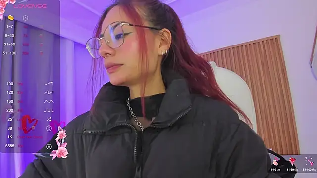 sophiecherry  online show from March 4, 5:21 am