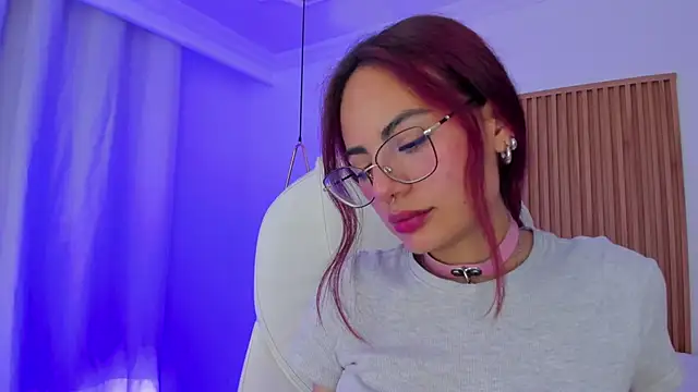 sophiecherry  online show from February 3, 7:40 am