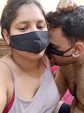 IND COUPLE1 online show from March 7, 10:21 pm