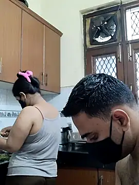 IND COUPLE1 online show from March 1, 7:41 am