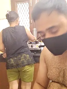 IND COUPLE1 online show from February 25, 6:36 am