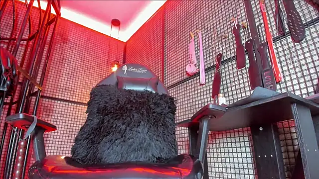 NAILAHARD online show from February 21, 2:52 pm