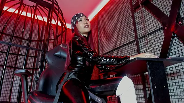 NAILAHARD online show from October 21, 1:43 pm