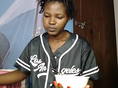 TrishaKalid online show from October 27, 8:15 am