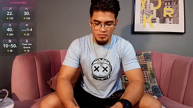 Snapshot of dante_fox_ chatting on February 15, 12:26 am dante fox online show from February 15, 12:26 am