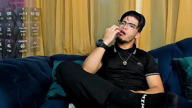 Snapshot of dante_fox_ chatting on March 2, 1:15 am dante fox online show from March 2, 1:15 am