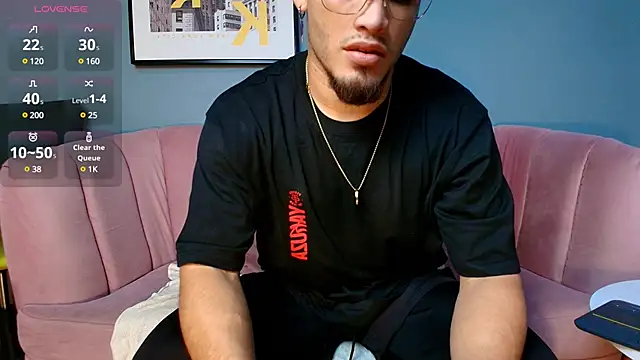 Snapshot of dante_fox_ chatting on March 21, 9:45 pm dante fox online show from March 21, 9:45 pm