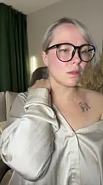 Charming Daphny online show from May 22, 6:44 am