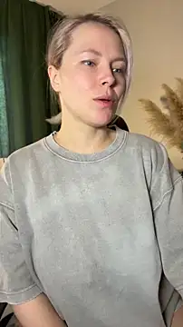 Charming Daphny online show from April 12, 6:27 am