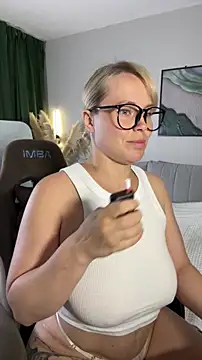Charming Daphny online show from June 27, 4:51 am
