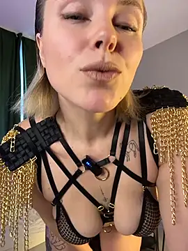 Charming Daphny online show from February 1, 6:33 am