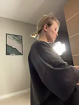 Charming Daphny online show from February 12, 6:13 am