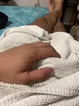 Juanes432 online show from February 28, 4:12 am