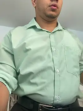 Juanes432 online show from February 13, 7:03 pm