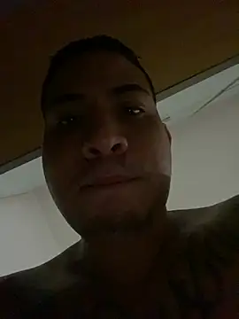 Juanes432 online show from February 13, 4:45 am