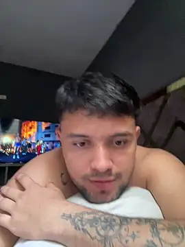 Snapshot of bruce__naughty chatting on October 19, 8:55 pm bruce naughty online show from October 19, 8:55 pm