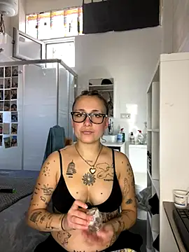 Hawitxui online show from October 11, 11:44 am