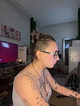 Hawitxui online show from November 30, 8:15 am