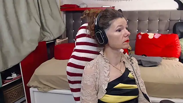 kellyterapy online show from November 9, 10:25 pm