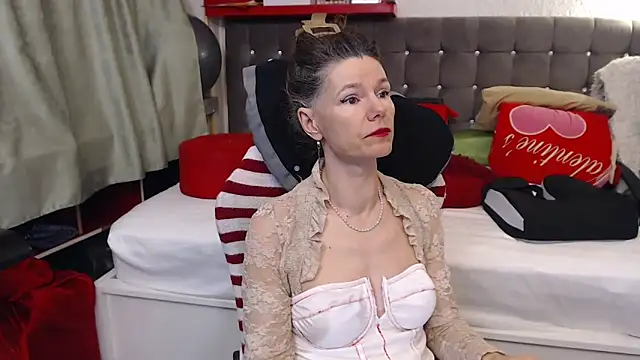 kellyterapy online show from March 27, 9:49 pm