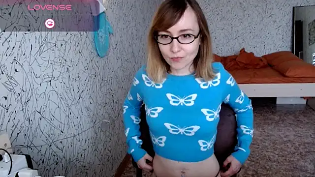 Snapshot of Athena_Richards chatting on April 19, 9:32 am Athena Richards online show from April 19, 9:32 am