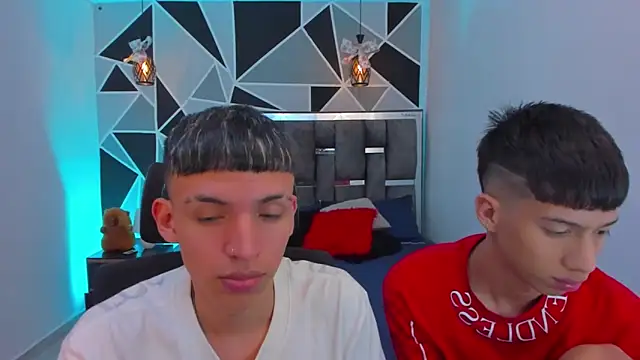 Snapshot of Juan_Nd_Steven chatting on February 3, 2:00 am Juan Nd Steven online show from February 3, 2:00 am