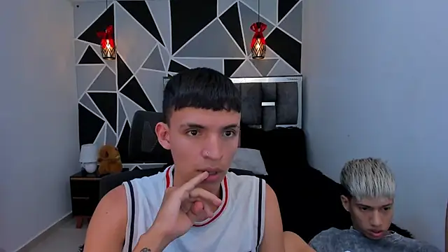 Juan Nd Steven online show from May 6, 11:31 pm