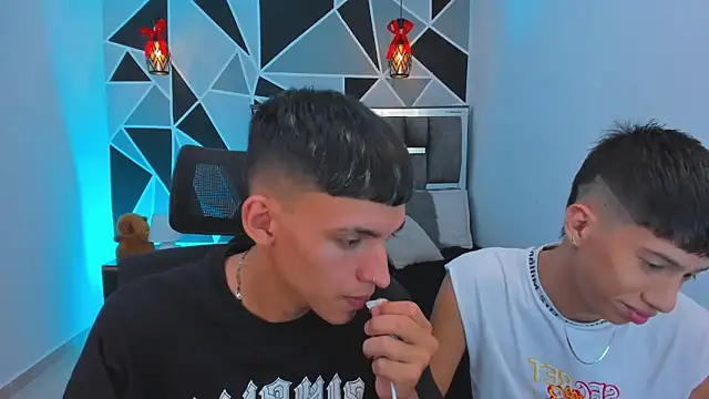 Juan Nd Steven online show from March 10, 3:32 am