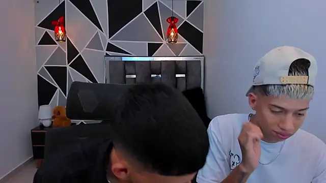 Juan Nd Steven online show from May 8, 11:19 pm