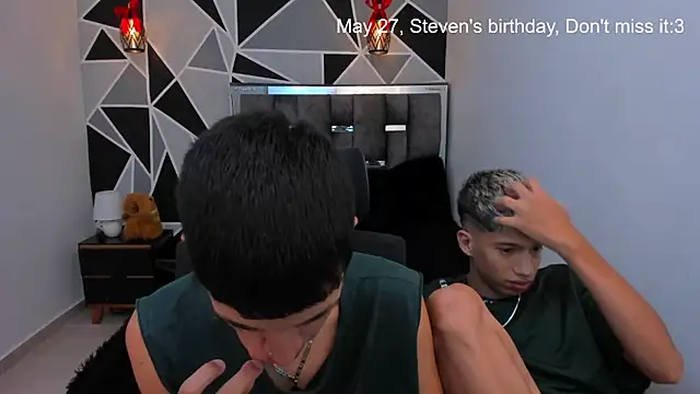 Juan Nd Steven online show from May 9, 10:46 pm