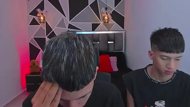 Snapshot of Juan_Nd_Steven chatting on February 4, 2:39 am Juan Nd Steven online show from February 4, 2:39 am