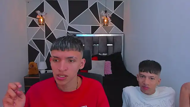 Snapshot of Juan_Nd_Steven chatting on February 9, 11:58 pm Juan Nd Steven online show from February 9, 11:58 pm