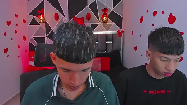 Snapshot of Juan_Nd_Steven chatting on February 15, 11:20 am Juan Nd Steven online show from February 15, 11:20 am