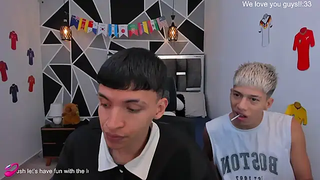 Snapshot of Juan_Nd_Steven chatting on July 9, 9:47 pm Juan Nd Steven online show from July 9, 9:47 pm