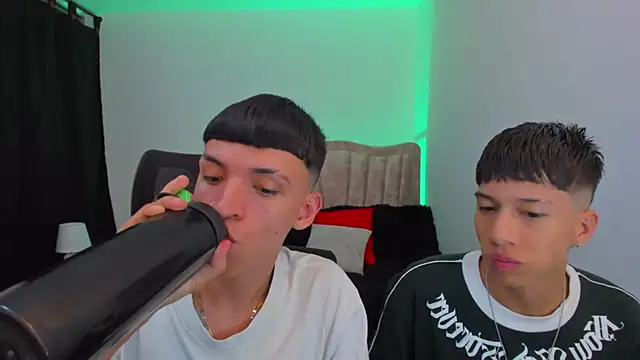 Juan Nd Steven online show from October 3, 4:14 am