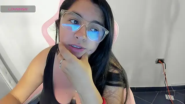 Snapshot of _Angelinaandrade_ chatting on March 4, 7:54 pm Angelinaandrade online show from March 4, 7:54 pm