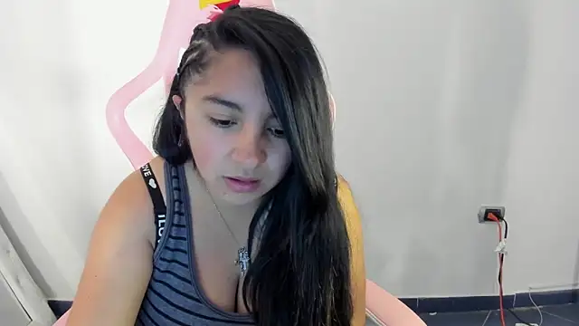 Snapshot of _Angelinaandrade_ chatting on March 10, 2:16 pm Angelinaandrade online show from March 10, 2:16 pm