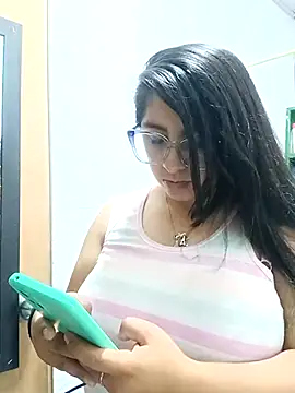 Snapshot of _Angelinaandrade_ chatting on November 13, 12:36 am Angelinaandrade online show from November 13, 12:36 am