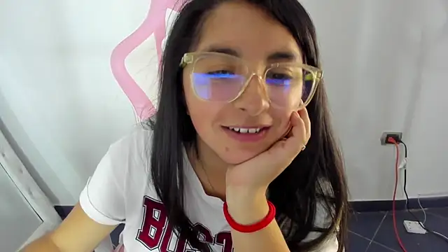 Snapshot of _Angelinaandrade_ chatting on February 25, 8:00 pm Angelinaandrade online show from February 25, 8:00 pm