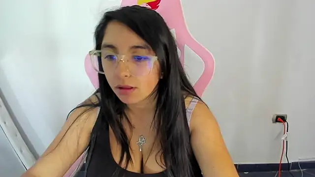 Snapshot of _Angelinaandrade_ chatting on March 18, 7:55 pm Angelinaandrade online show from March 18, 7:55 pm