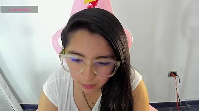 Snapshot of _Angelinaandrade_ chatting on February 28, 7:46 pm Angelinaandrade online show from February 28, 7:46 pm