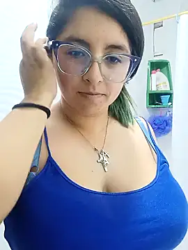 Snapshot of _Angelinaandrade_ chatting on November 11, 1:22 am Angelinaandrade online show from November 11, 1:22 am