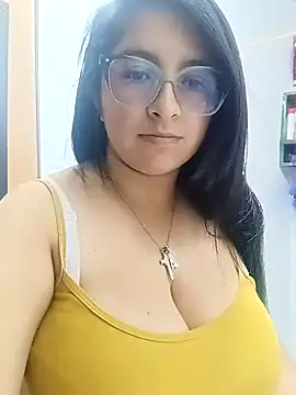 Snapshot of _Angelinaandrade_ chatting on November 19, 12:43 am Angelinaandrade online show from November 19, 12:43 am