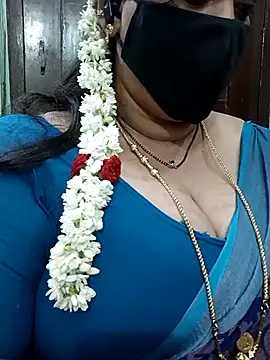 Snapshot of ashikaa_r chatting on November 29, 6:41 pm ashikaa r online show from November 29, 6:41 pm