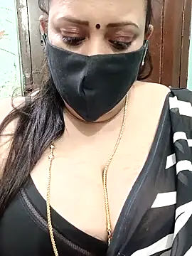 Snapshot of ashikaa_r chatting on December 15, 7:31 pm ashikaa r online show from December 15, 7:31 pm