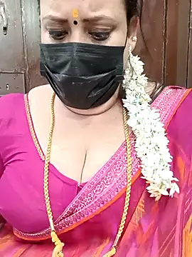 Snapshot of ashikaa_r chatting on February 19, 7:50 am ashikaa r online show from February 19, 7:50 am