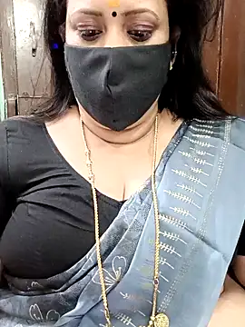 Snapshot of ashikaa_r chatting on December 17, 6:57 pm ashikaa r online show from December 17, 6:57 pm