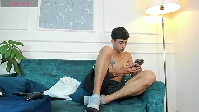 Lucian Davi online show from March 6, 6:26 pm