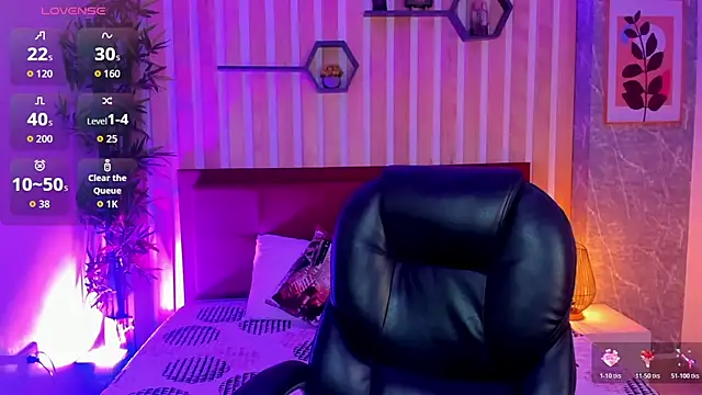 Snapshot of miah_connor chatting on January 6, 7:51 pm miah connor online show from January 6, 7:51 pm