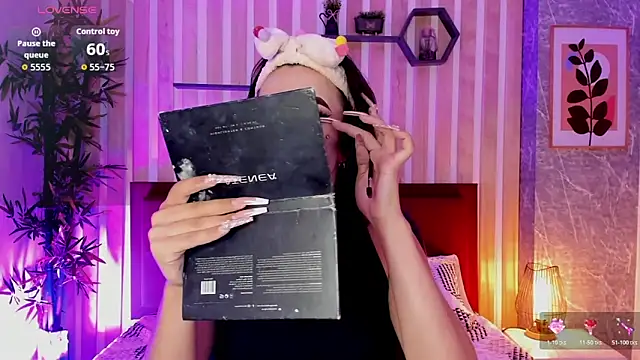 miah connor online show from November 5, 7:39 pm